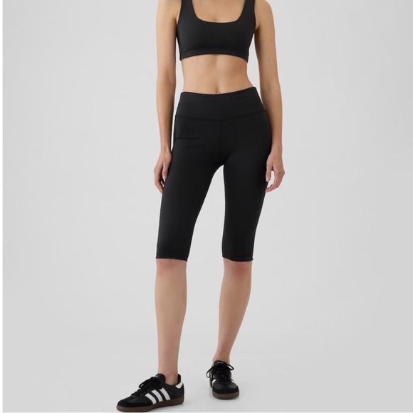 GAPFIT Black Ankle Cropped Leggings NWOT - Picture 2 of 6